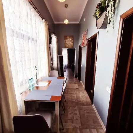 Zig Zag 5- Old Town Apartment